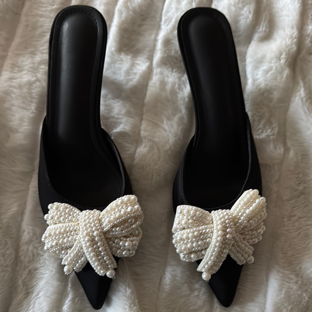 Elegant Black Pearl-Embellished Women's Mules